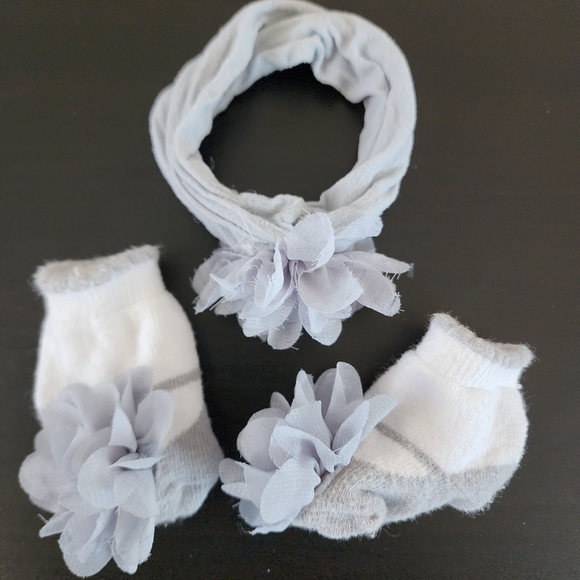 3/$12 ● Socks and matching headband NB - Picture 2 of 2